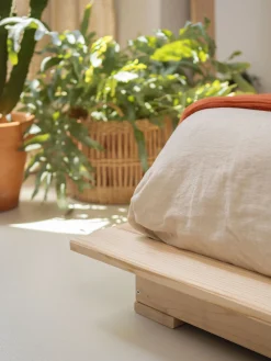 LUR cama tatami con mesitas 160